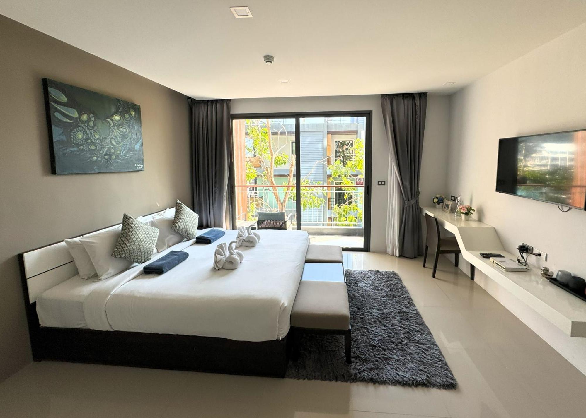 Private Apartment At Emerald Terrace Patong Kültér fotó