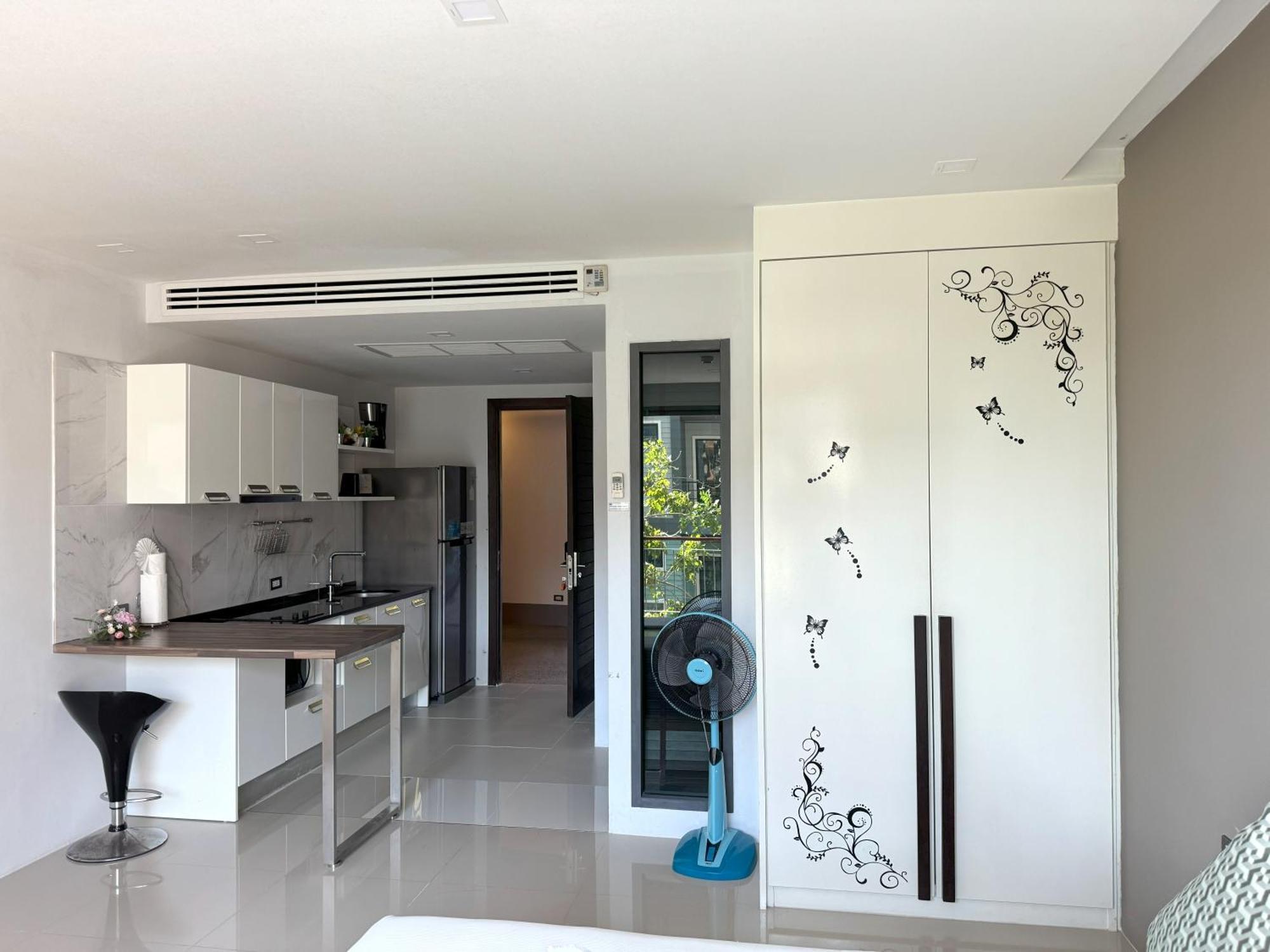 Private Apartment At Emerald Terrace Patong Kültér fotó