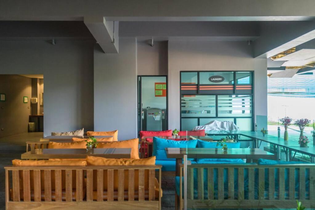 Private Apartment At Emerald Terrace Patong Kültér fotó