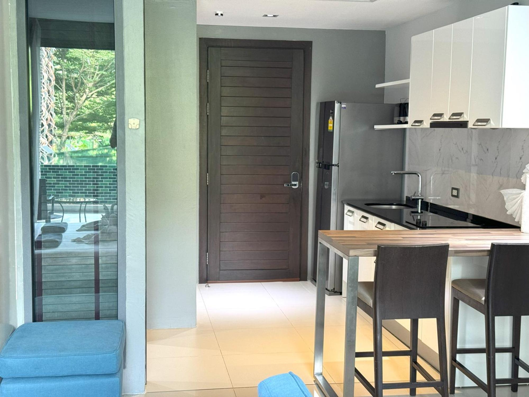 Private Apartment At Emerald Terrace Patong Kültér fotó