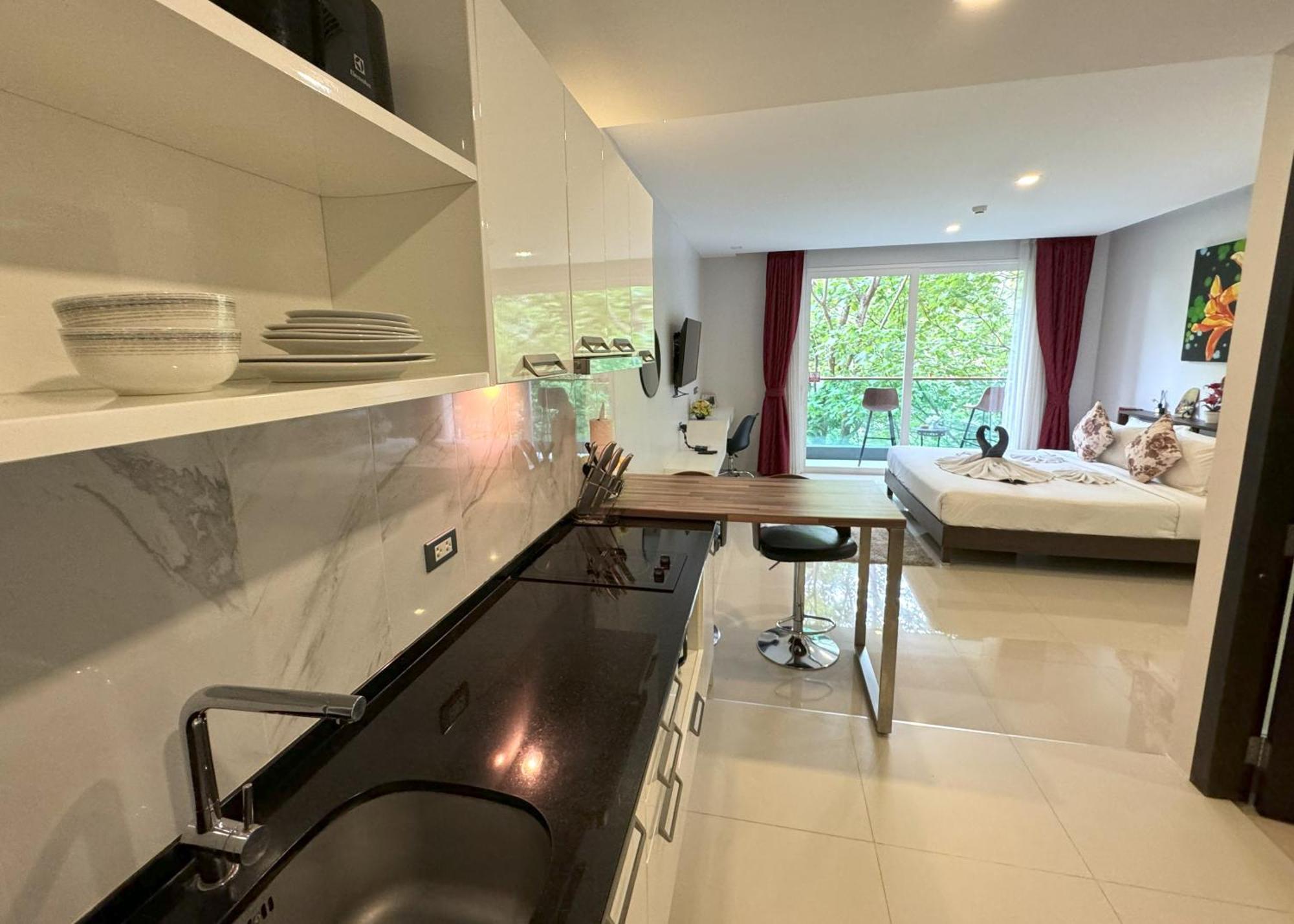 Private Apartment At Emerald Terrace Patong Kültér fotó