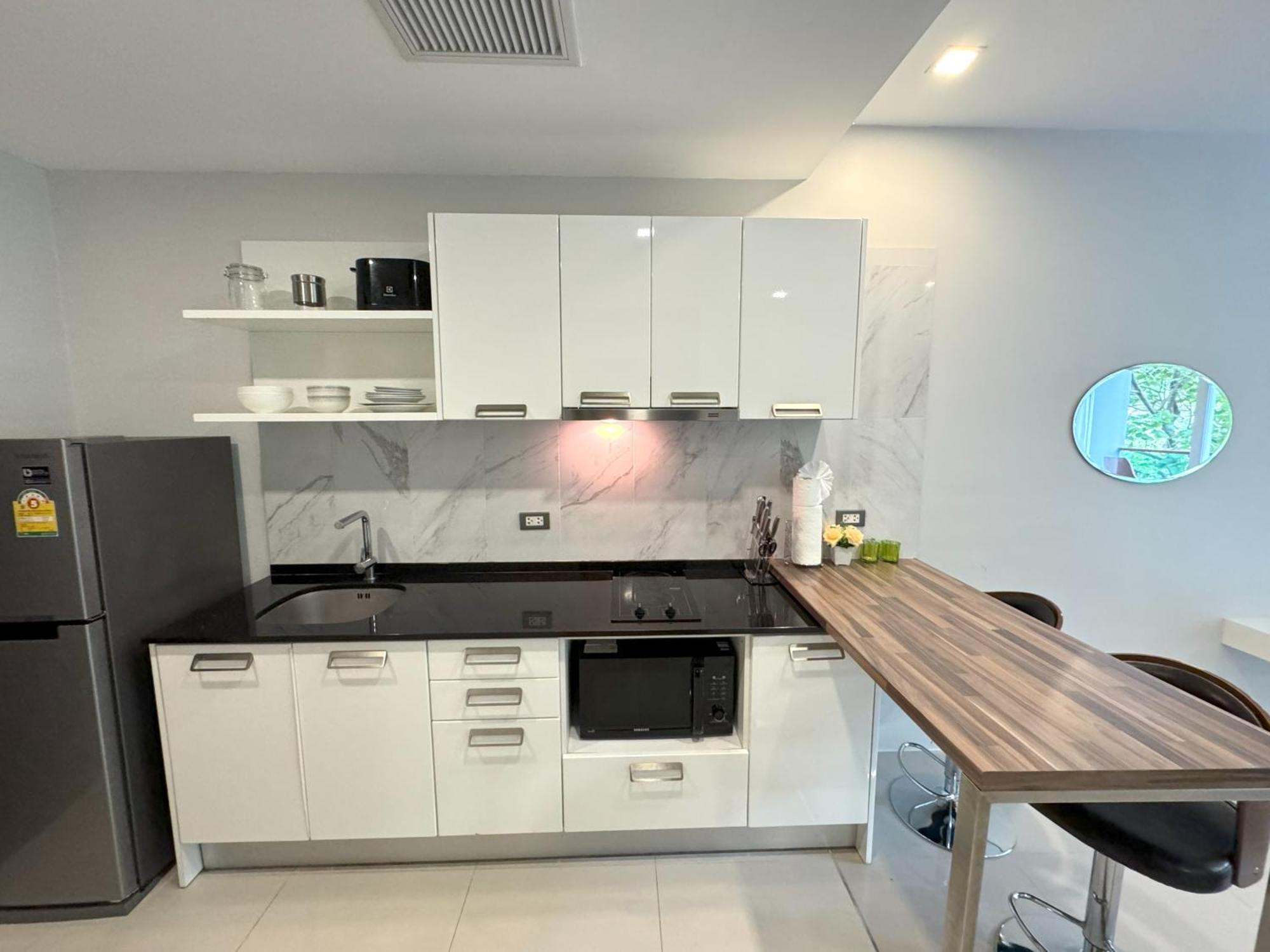 Private Apartment At Emerald Terrace Patong Kültér fotó