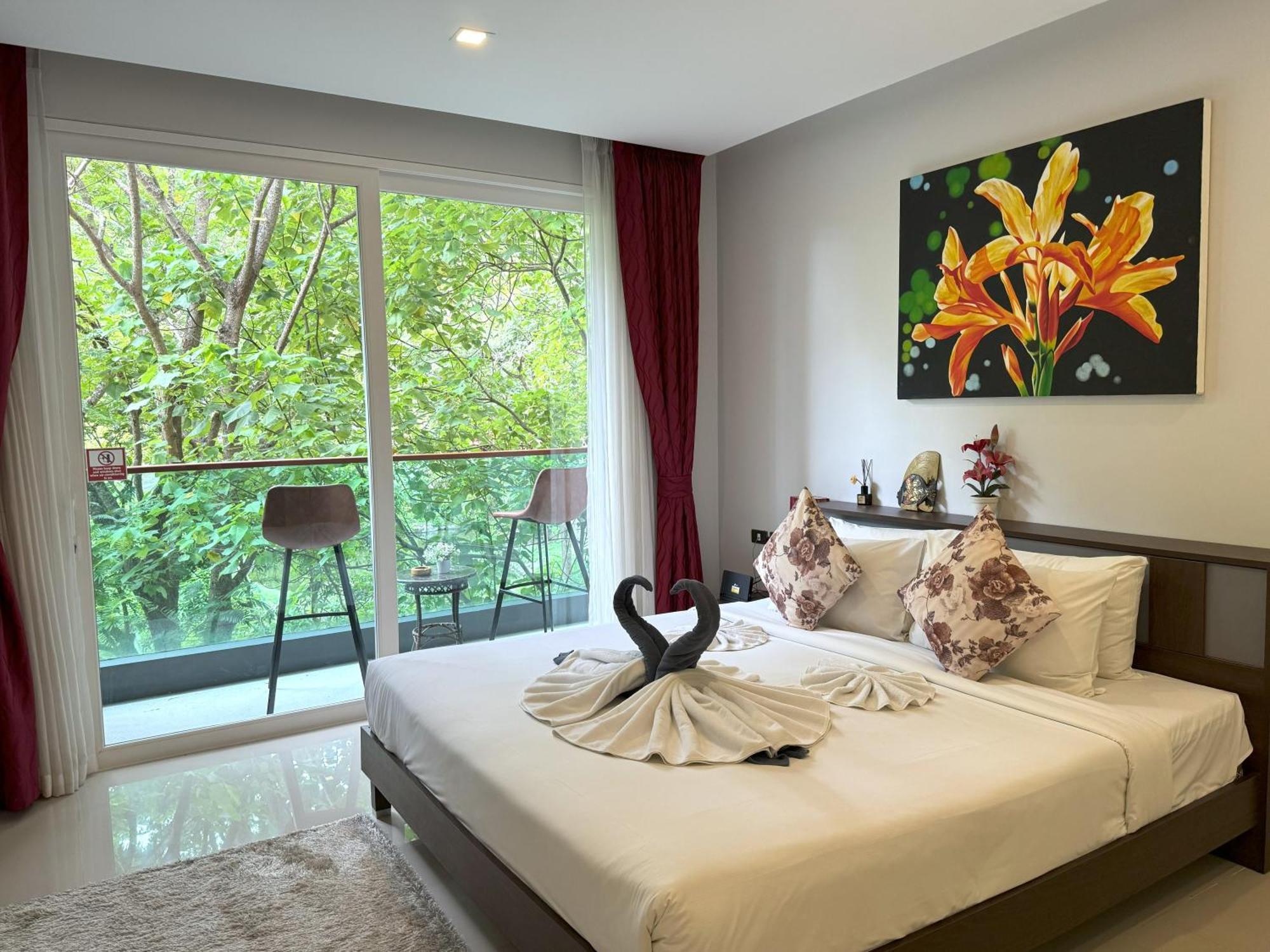 Private Apartment At Emerald Terrace Patong Kültér fotó