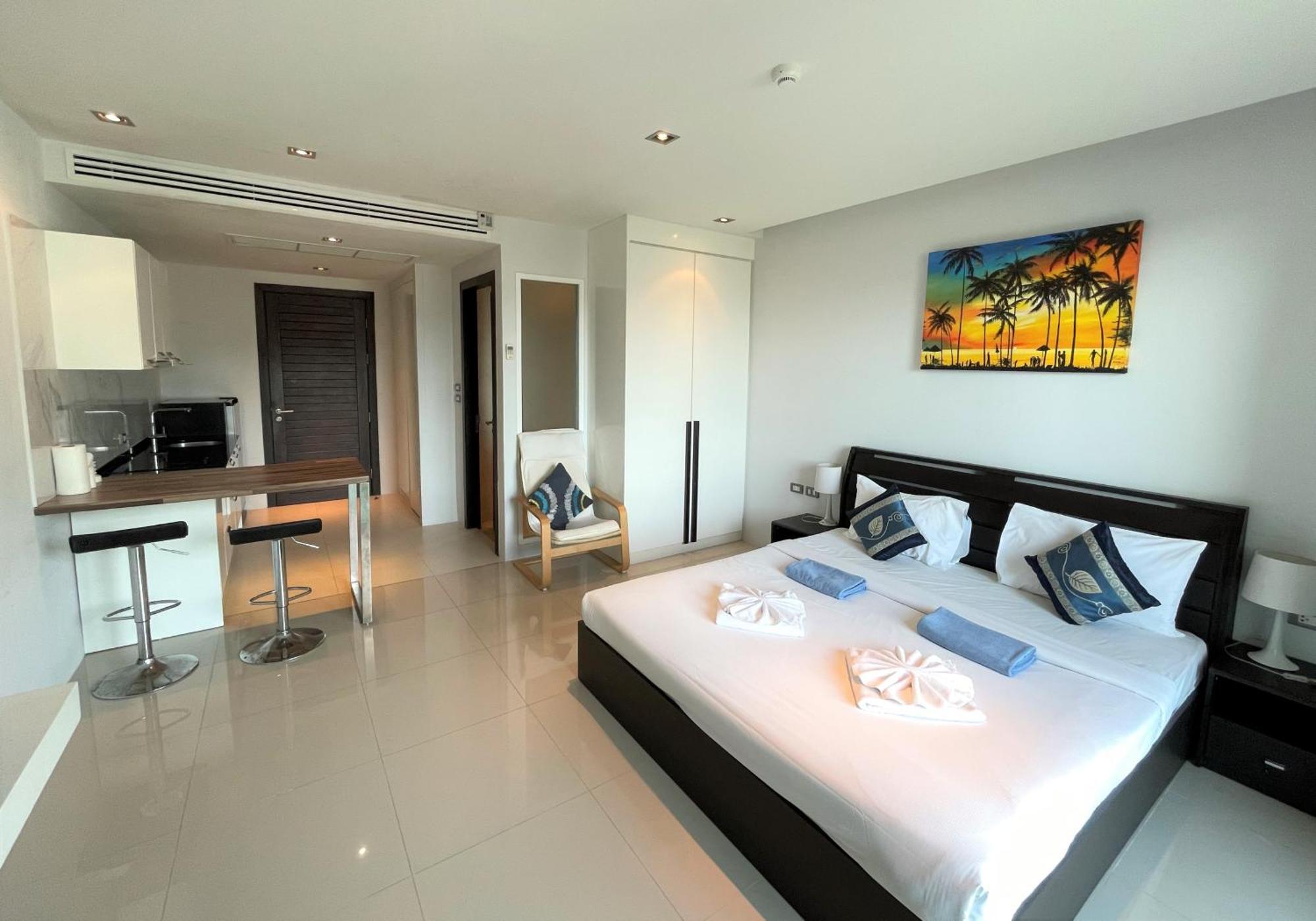 Private Apartment At Emerald Terrace Patong Kültér fotó