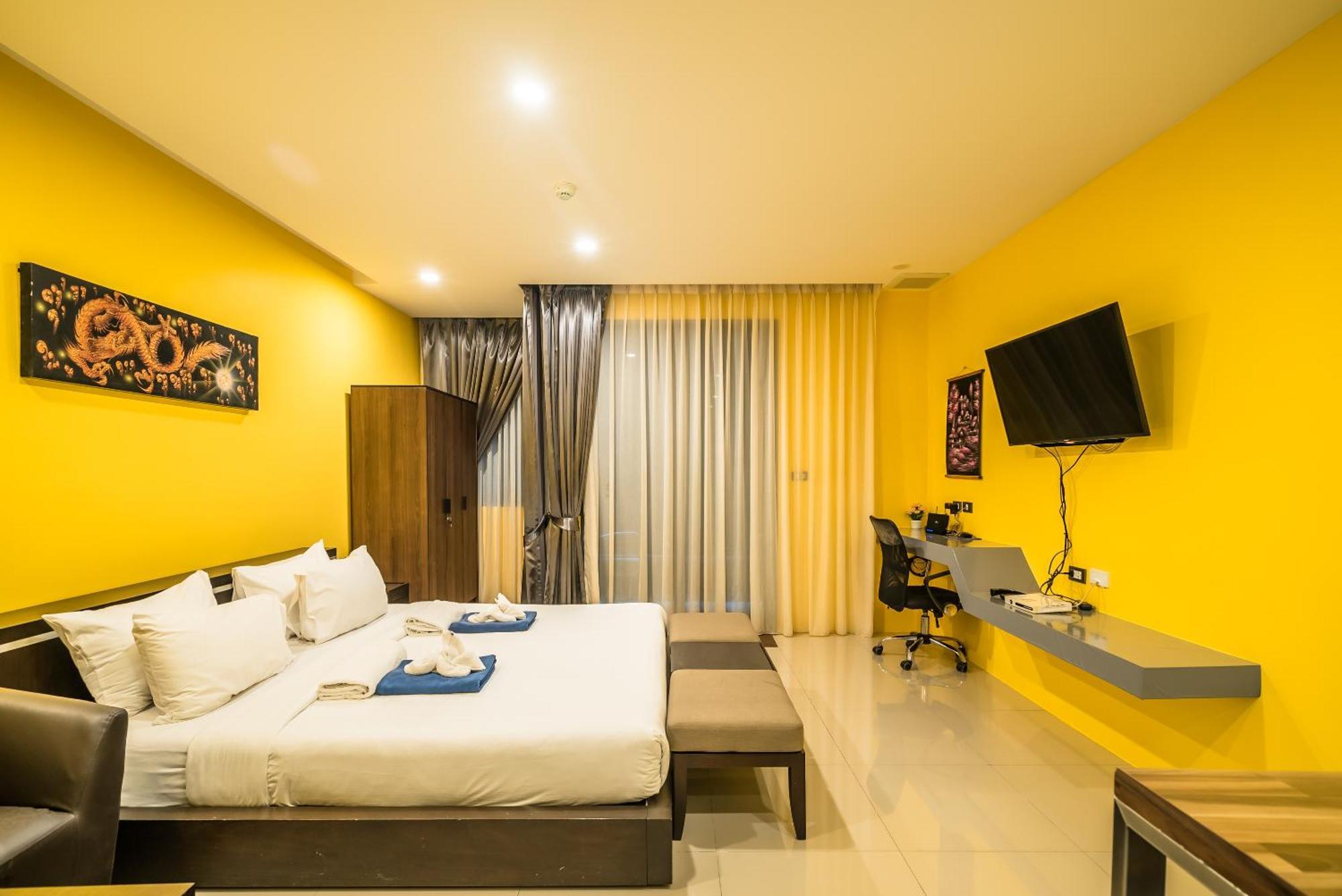 Private Apartment At Emerald Terrace Patong Kültér fotó