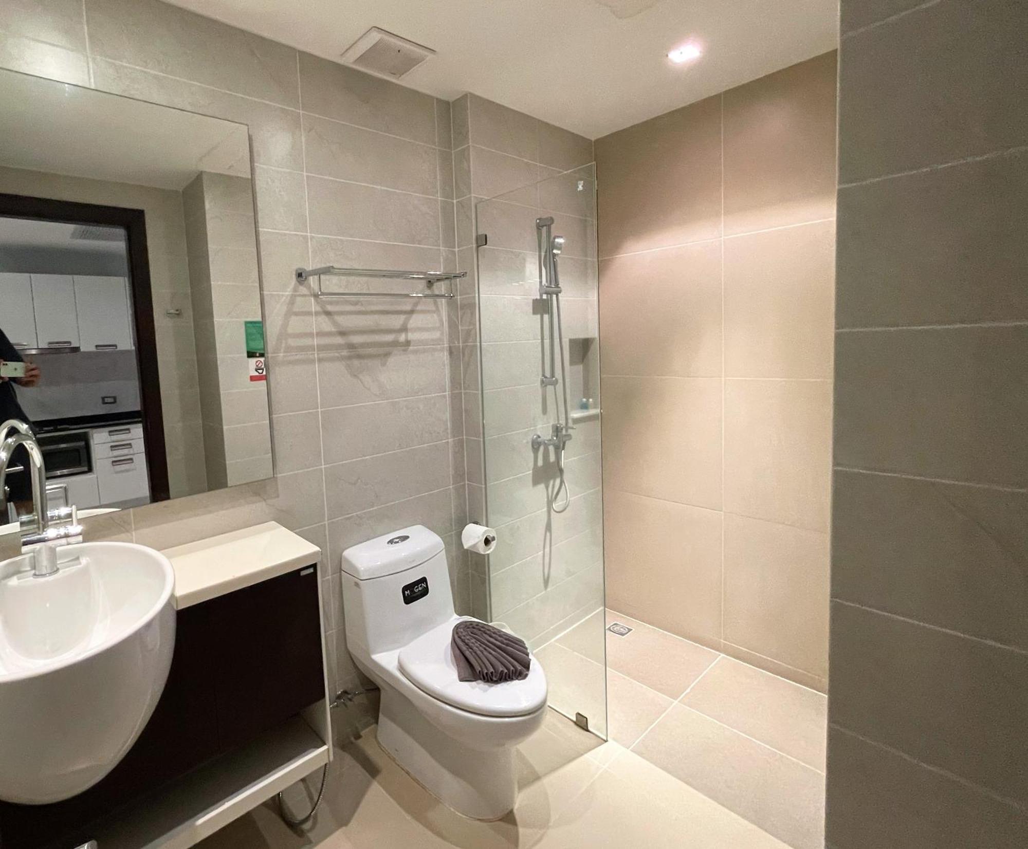 Private Apartment At Emerald Terrace Patong Kültér fotó